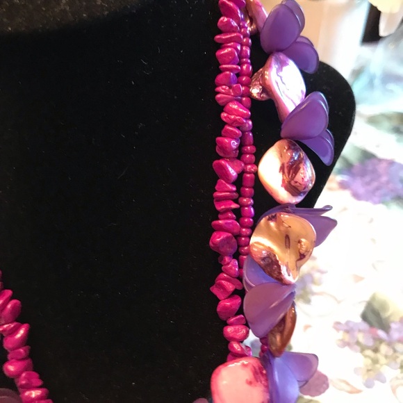 BEAD AND SHELL PURPLE TONES NECKLACE AND BRACELET - Picture 7 of 15